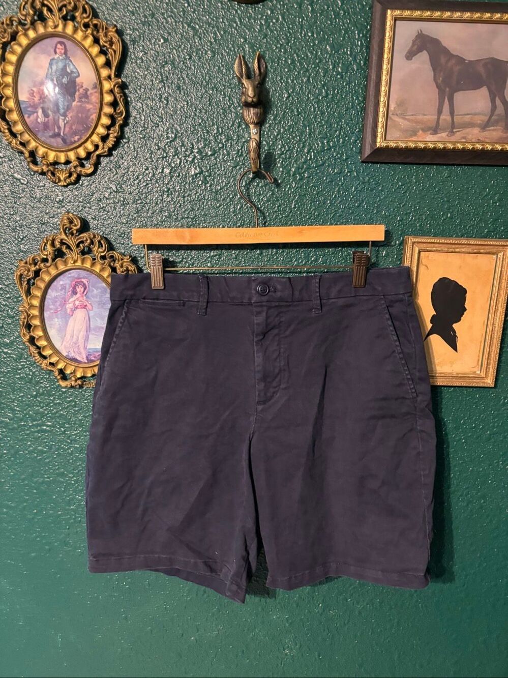 Gap 8” Navy Blue Chino Shorts Sz 33